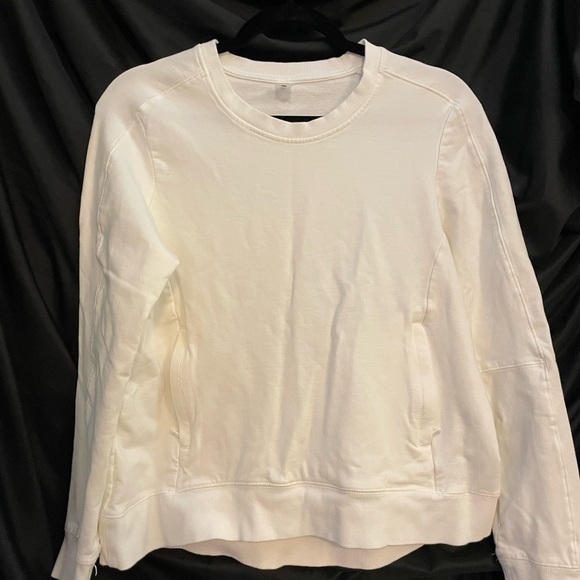 Kroger Sweatshirt with pockets - Picture 2 of 4